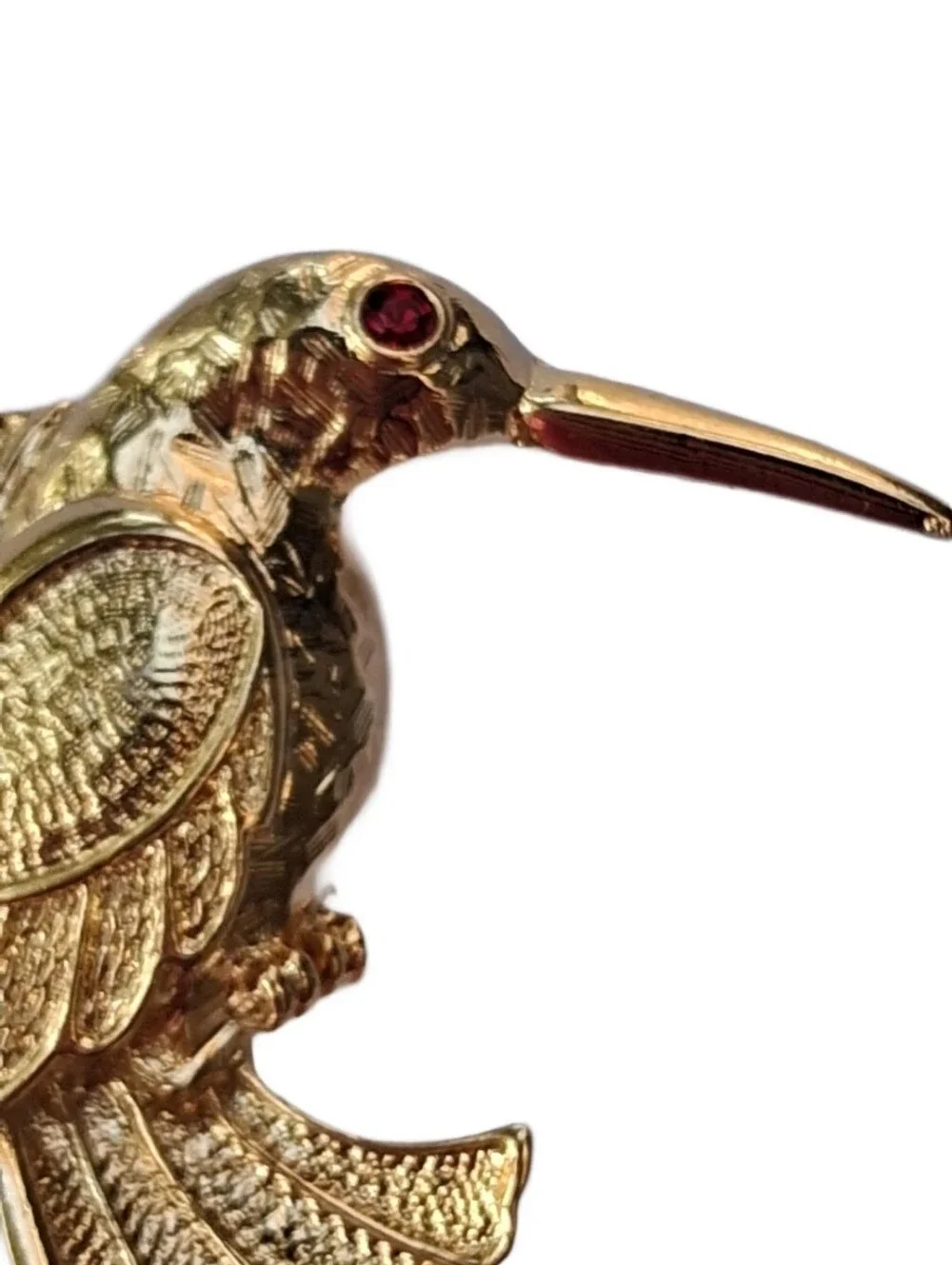 1990 Avon Golden Hummingbird Brooch Textured Gold Tone Ruby Red Rhinestone Eye